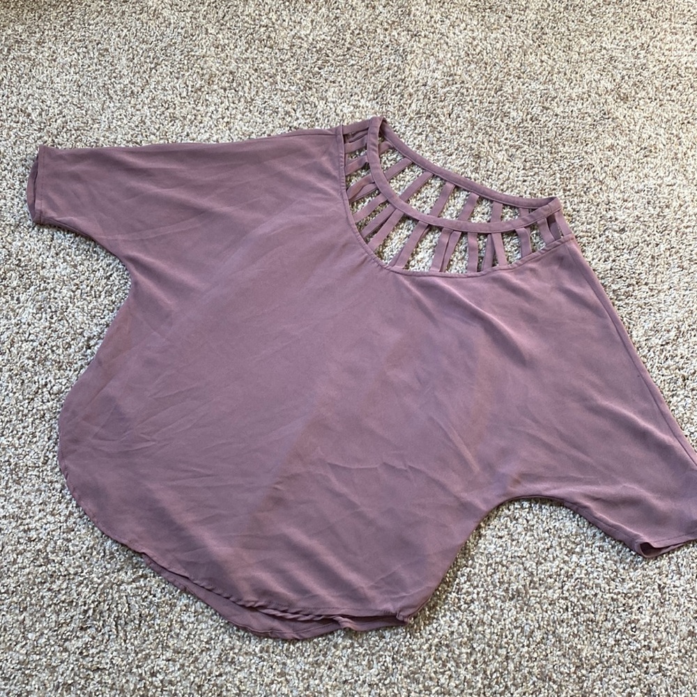 Light plum purple flowy shirt
